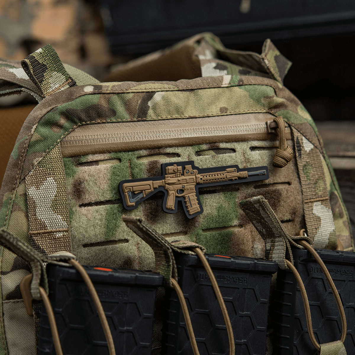 M-Tac AR-15 3D PVC Patch fastgjort til camouflage rygsæk med velcro, taktisk udstyr til AR-15 entusiaster, slidstærkt PVC materiale