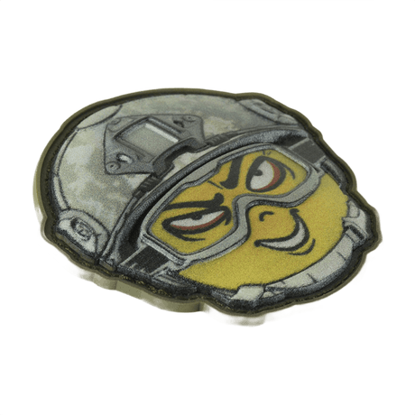 M-Tac Patch Emoji #23: Taktisk 3D morale patch i PVC med Velcro, perfekt til tøj eller udstyr. Størrelse 6.5 x 6.5 cm, sjov og udtryksfuld.