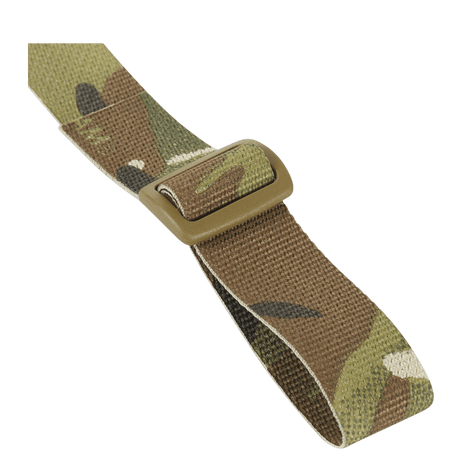 M-Tac Universal Våbenrem i camouflage design til fleksibel våbenhåndtering og komfort under brug.