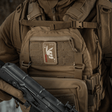 M-Tac Patch Bad Boy (Broderi) fastgjort på taktisk vest, broderet Cordura 500D med ace of spades motiv og brutal kaninske kranium.