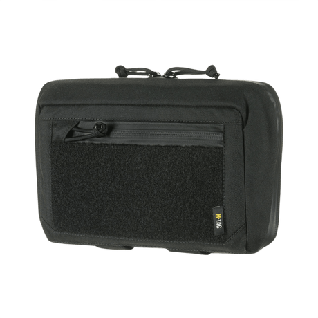 M-Tac Admin Pouch Large Elite Gen.II i robust Cordura 500D med AquaGuard lynlås til effektiv opbevaring af tablets, dokumenter og småting.