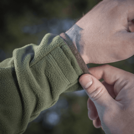 Justerbar ærmeden på M-Tac Delta Polartec Fleecejakke i grønt Polartec Micro Series-fleece, ideel til kolde dage.