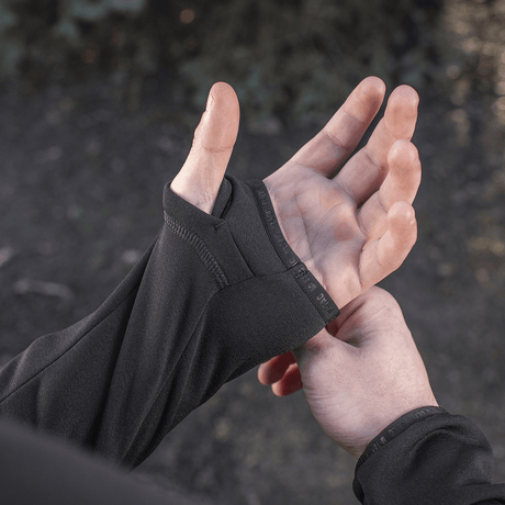 Detaljebillede af ærmet på M-Tac Polartec Sport Fleecejakke med tommelfingerhul, der viser praktisk design og funktionalitet.