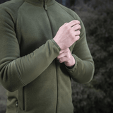 M-Tac Polartec Sport Fleecejakke i grønt viser detaljer og pasform, ideel til lag-på-lag-beklædning i overgangsperioder og koldt vejr.