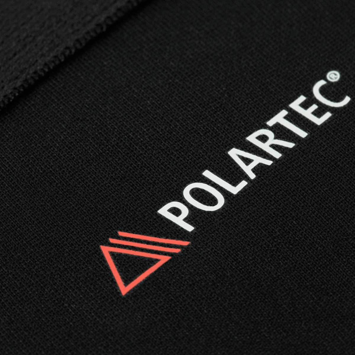 Polartec-materiale, som anvendes i M-Tac Level I Polartec Thermal Bukser til optimal varme og komfort.