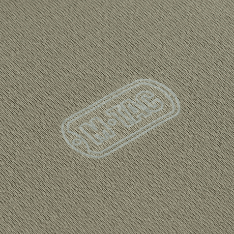 Nærbillede af M-Tac Thermal Shirt Polartec Vinter Baselayer Vent med diskret logo broderi på Power GRID® materiale.