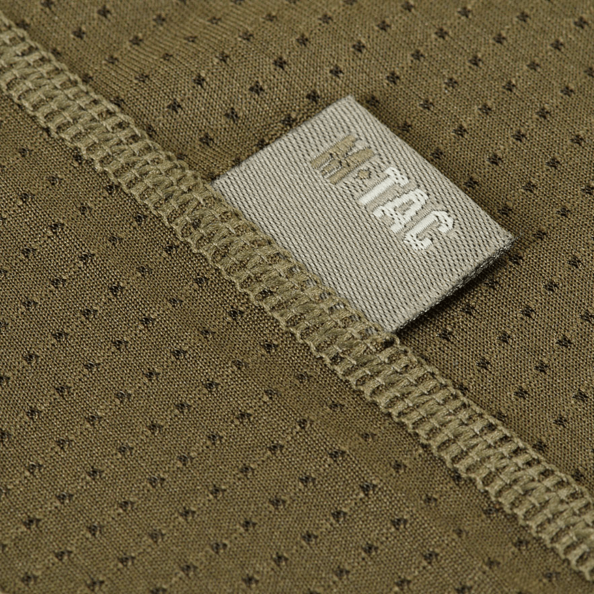 Close-up af M-Tac Athletic Tactical Gen.II T-shirt – funktionel t-shirt stof og syninger.