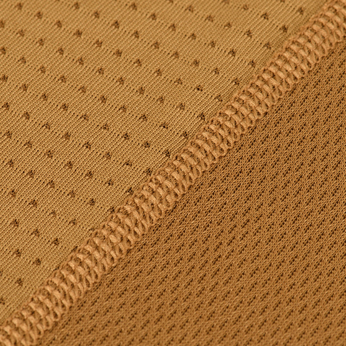 Nærbillede af stoffets tekstur på M-Tac Athletic Tactical Gen.II T-shirt – funktionel t-shirt i højtekno-polyester.