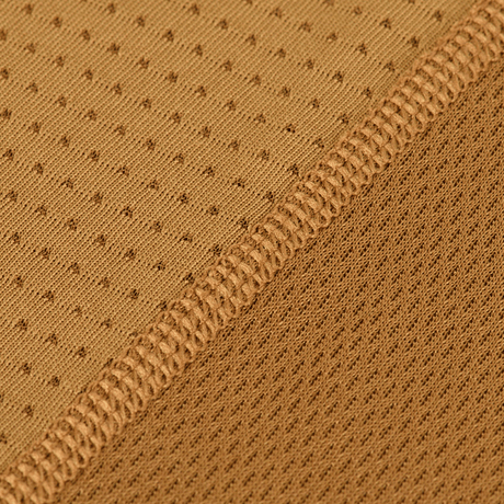 Nærbillede af stoffets tekstur på M-Tac Athletic Tactical Gen.II T-shirt – funktionel t-shirt i højtekno-polyester.