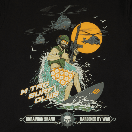 M-Tac T-Shirt Surf Club med specialstyrkesoldat på surfbræt, inspireret af ukrainske operationer og krigsfilm, premium MagnaColours® print