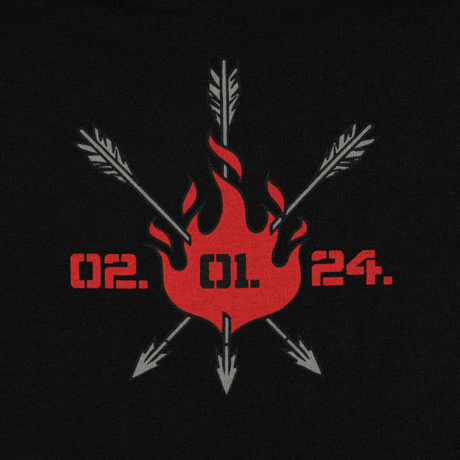 M-Tac T-Shirt Phoenix med flammer, krydsede pile og datoen 02.01.24, symboliserer genfødsel og styrke, design på ryggen.