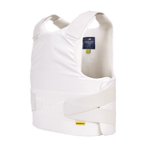 Anorak Niobium® Concealable II Stik & Skudsikker Vest i hvid, designet til skjult beskyttelse mod skydevåben og knive.
