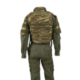 Anorak Chromium® Tactical II – fuldt sæt, body armor vest med maksimal IIIA-beskyttelse, set bagfra i camouflage design.