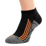 M-Tac Coolmax 35% Sokker Outdoor i sort med orange striber, designet til maksimal komfort og holdbarhed til udendørs brug.