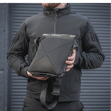 M-Tac Konvert Taske Elite med tablet-design og justerbar skulderrem i slidstærkt Cordura-materiale.