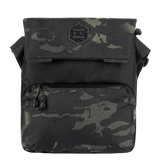 M-Tac Konvert Taske Elite i sort camo med justerbar skulderrem og slidstærkt Cordura materiale, perfekt til alsidig brug