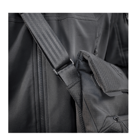 Nærbillede af M-Tac Konvert Taske Elite med justerbar skulderrem og magnetventil dæksel i slidstærkt Cordura materiale.