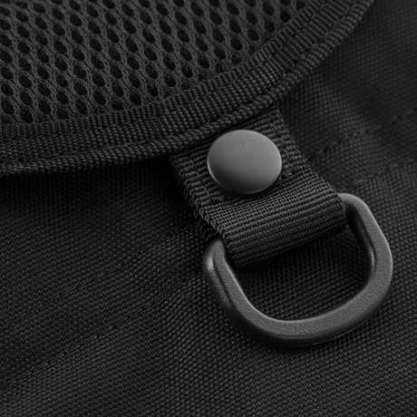 Nærbillede af M-Tac Urban Line City Patrol Fastex Taske i sort polyester med klikspænde og D-ring detalje
