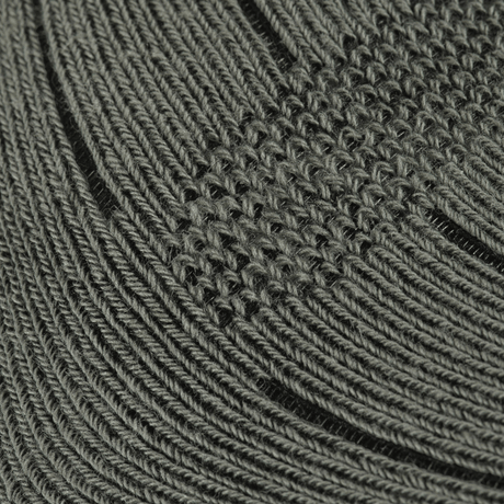 Detaljeret struktur af M-Tac Sokker Tactical Army i holdbart materiale, ideelt til hverdagsbrug og træning.