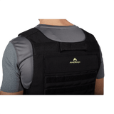 Anorak Chromium® Tactical I Skudsikker Vest set bagfra og bæres af en person, viser ergonomisk CORDURA® design og maksimal NIJ-beskyttelse