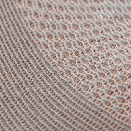 Nærbillede af åndbart materiale i M-Tac Let Sportsokker, designet til komfort og ventilation under løb og udendørsaktiviteter.