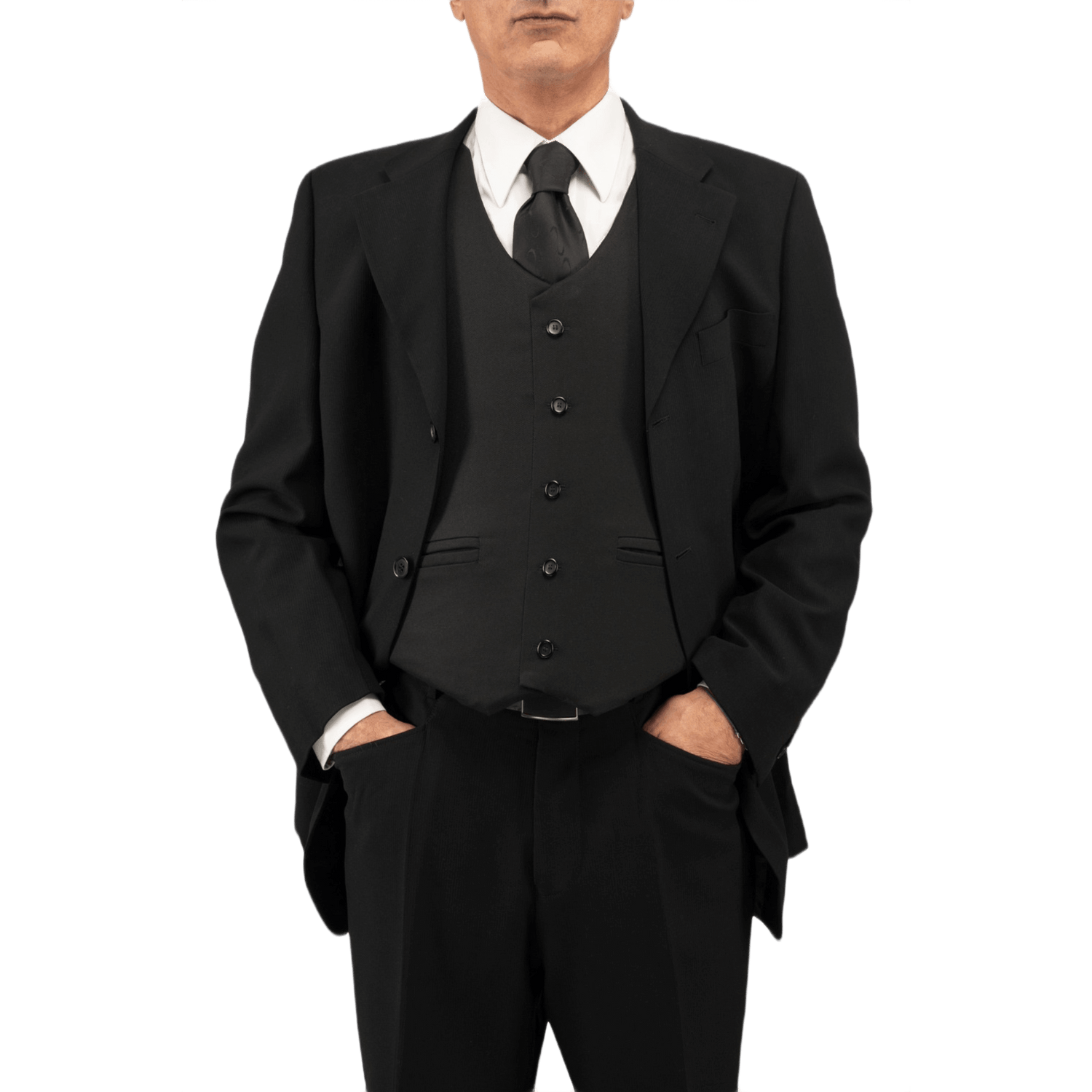 Mand iført Anorak Rhodium® VIP I Stik & Skudsikker Vest over skjorte og slips, ser ud som en klassisk jakkesætstil for diskret beskyttelse.