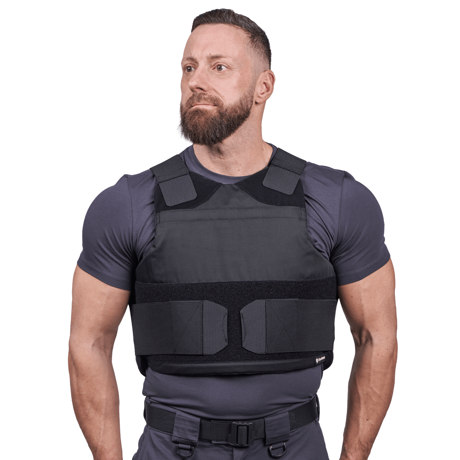 Mand iført Elite Armor Impact stik og skudsikker vest - set forfra