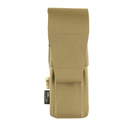 M-Tac taske til 2 magasiner fremstillet af holdbart Cordura materiale til militært brug, velegnet til taktisk udstyr.