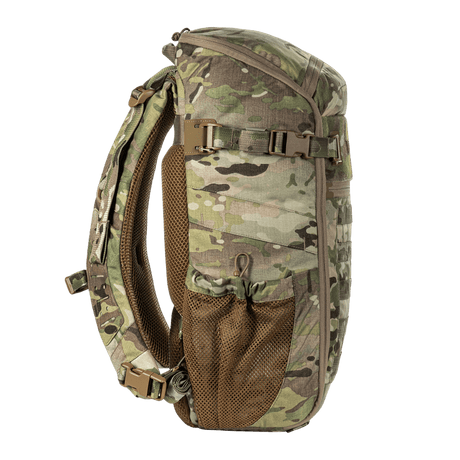 M-Tac Rygsæk Gen. II Elite – Small, kamuflagedesign med mesh-lommer og MOLLE-paneler, praktisk til nem pakning og sikker opbevaring.