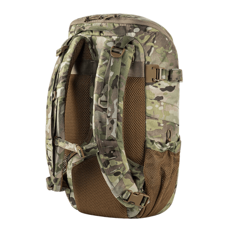 M-Tac Rygsæk Gen. II Elite – Small i camouflage design med MOLLE-paneler og mesh-lommer, set bagfra for optimal funktionalitet.