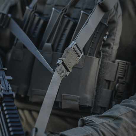 M-Tac Våbenbælte med Tre Punkter med Texcel-stropper og WJ hardware, ideelt til patruljering og konvojopgaver.
