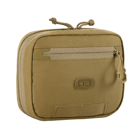 M-Tac organizer pouch Elite i tan farve med M.O.L.L.E.-system til førstehjælpsudstyr og EDC-sæt. Optimal til taktisk brug.