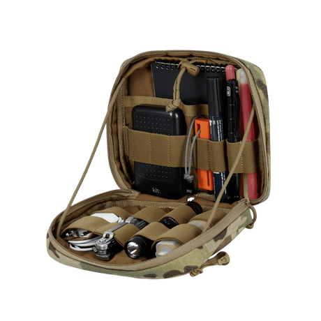 M-Tac organizer pouch Elite med åbent mønster til EDC-sæt og førstehjælpsudstyr i kamuflage farver med M.O.L.L.E.-systemet