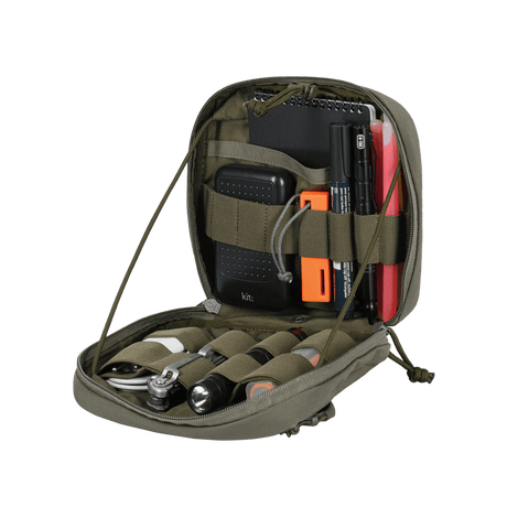 M-Tac organizer pouch Elite, taktisk holder med M.O.L.L.E.-system til førstehjælpsudstyr og EDC-sæt, åben i 90 grader.