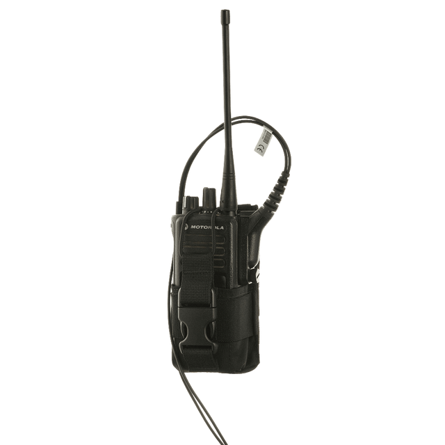 M-Tac Radio Pouch Motorola 4400/4800 med MOLLE-system til skuldermontering, åbne PTT-knap og mikrofon for nem adgang til radio.