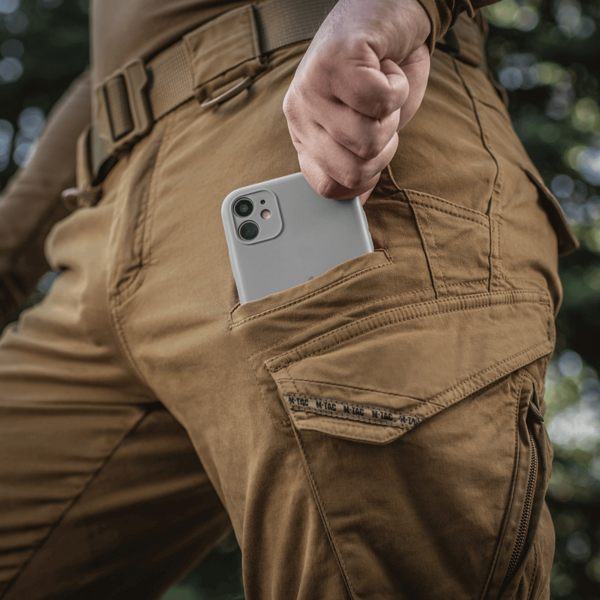 M-Tac Bukser Aggressor Gen.II Vintage med lomme detaljer og mobiltelefon, robust og stilfuldt design i kraftig bomuldsstof. Ideelle til brug i marken og hverdagen.