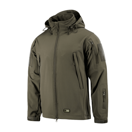 M-Tac Soft Shell Jakke i olivenfarve, designet med polyuretan-membran og tynd fleece til vejrbeskyttelse og isolering.