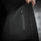 Detaljebillede af M-Tac Soft Shell Jakke med lynlås, højkvalitets materiale og indvendigt fleece-lag.