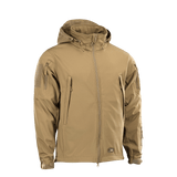 M-Tac Soft Shell Jakke i beige med hætte og lynlåslommer, ideel til beskyttelse mod vejr takket være polyuretan-membranen.