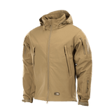 M-Tac Soft Shell Jakke i sandfarve med polyuretan-membran, beskyttelse mod vejr og tyndt fleece-lag indvendigt.