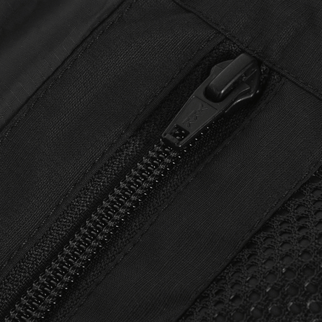 Nærbillede af lynlås på M-Tac Alpha Gen.III Pro Vinterjakke, viser vandafvisende nylon og netfor for holdbarhed og komfort.