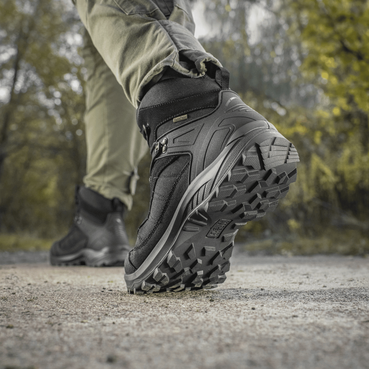 M-Tac Taktiske Sæsonstøvler til trekking i terræn, med åndbart ruskind og Cordura for holdbarhed og komfort.