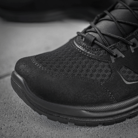 M-Tac Taktiske Sommerstøvler Iva i sort syntetisk nubuck og åndbart mesh til komfort og ventilation under varme forhold.