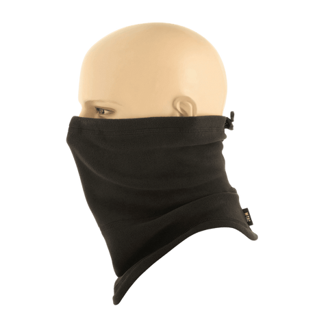 M-Tac Anatomisk Tube Scarf med Snor Polartec fleece halsrør i sort farve, ideel til at beskytte mod vind og vejr. Multifunktionelt design.
