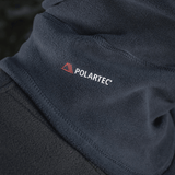 M-Tac Anatomisk Tube Scarf med Snor Polartec i blødt fleece stof, viser mærket Polartec® for varmeisolering og komfort.