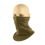 M-Tac Anatomisk Tube Scarf med Snor Polartec på mannequin, visuelt fremvisende dens funktionelle design og varmeisoleringsegenskaber.