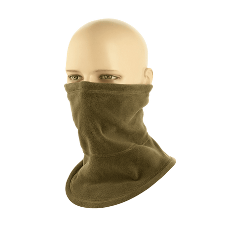 M-Tac Anatomisk Tube Scarf med Snor Polartec på mannequin, visuelt fremvisende dens funktionelle design og varmeisoleringsegenskaber.