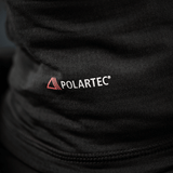 M-Tac Tube Scarf Polartec Power Grid, sort halsrør med Polartec-logo, ideelt til varmeisolering og beskyttelse mod kulde.