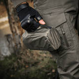 M-Tac Oppustelig Liggeunderlag 195x60 kompakt pakket klar til camping eller feltovernatning på en kølig dag.