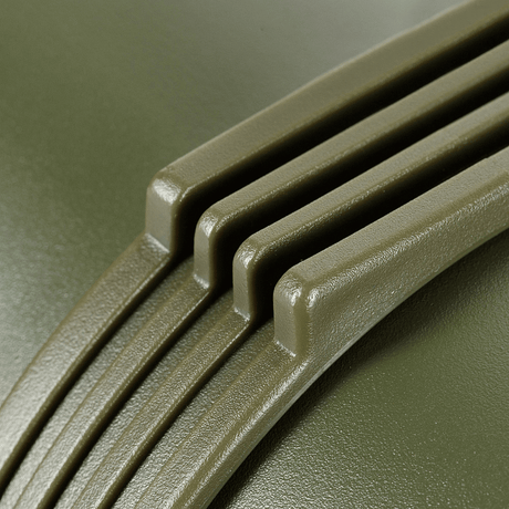 Zoom på M-Tac Termoflaske 1,6 L i Rustfrit Stål låg detaljer, holdbar og smagsneutral konstruktion til udendørsaktiviteter.